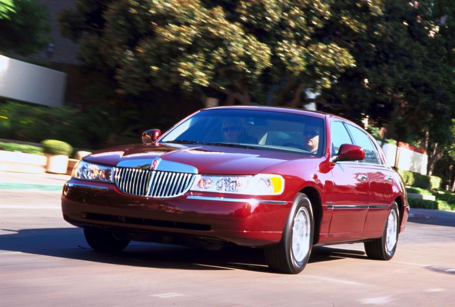  Lincoln Town Car 1998 года  (фото 77 из 77)